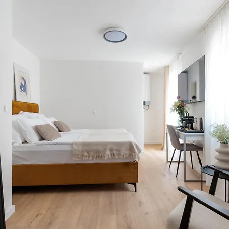 Barbara I - Luxury With Balcony 3* Zara