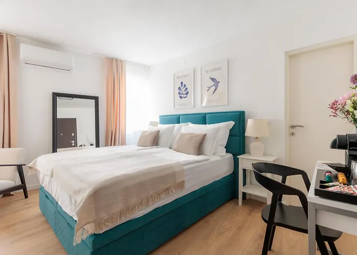 Barbara I - Luxury With Balcony