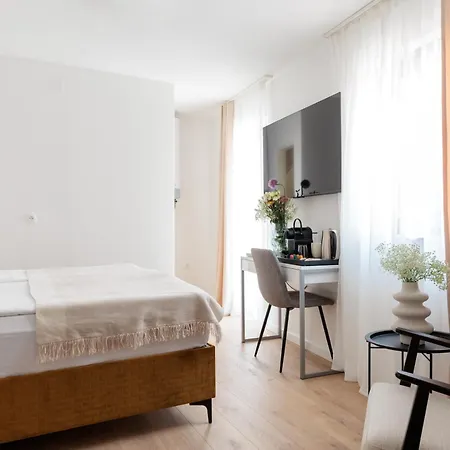 Casa de hóspedes Barbara I - Luxury With Balcony