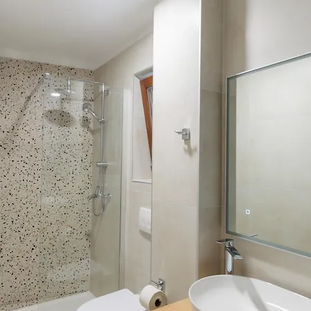 Barbara I - Luxury With Balcony Guest house